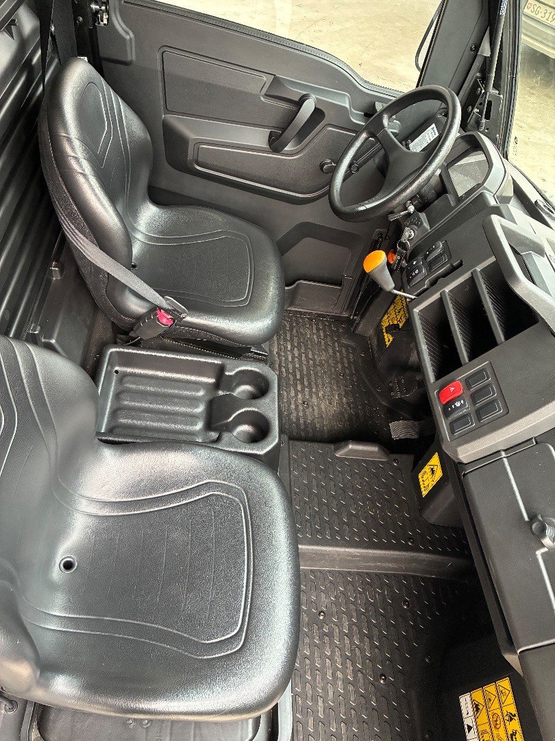 Kommunaltraktor typu John Deere XUV 835 M, Ausstellungsmaschine w Henau (Zdjęcie 2)