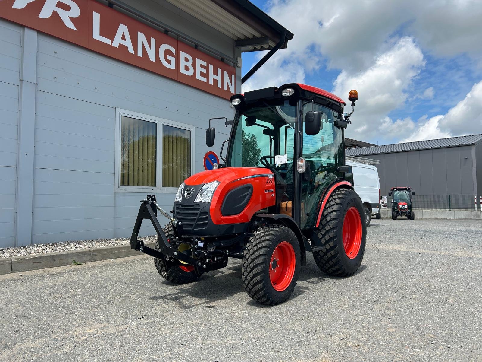 Kommunaltraktor typu Kioti CK4030, Neumaschine v Klempau (Obrázek 1)