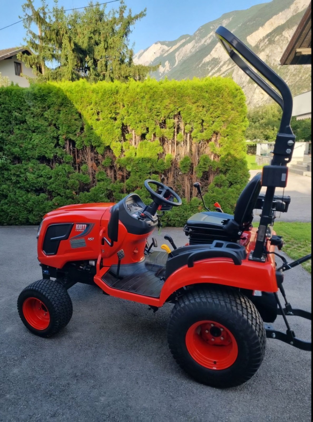 Kommunaltraktor typu Kioti CS2520H, Neumaschine v Haiming (Obrázek 2)