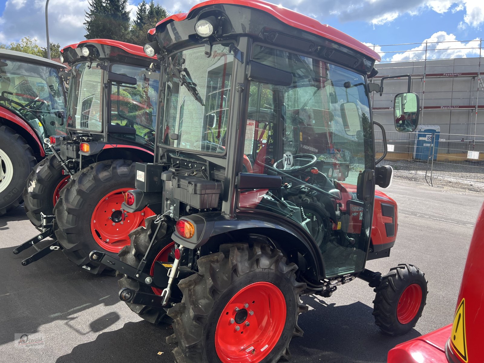 Kommunaltraktor typu Kioti CX2510HST, Neumaschine v Regen (Obrázek 3)