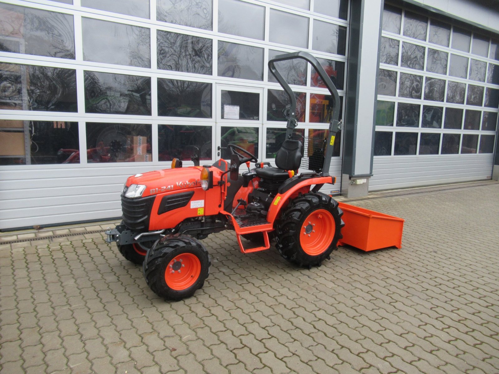 Kommunaltraktor typu Kubota B 1241, Neumaschine v Waischenfeld (Obrázek 1)