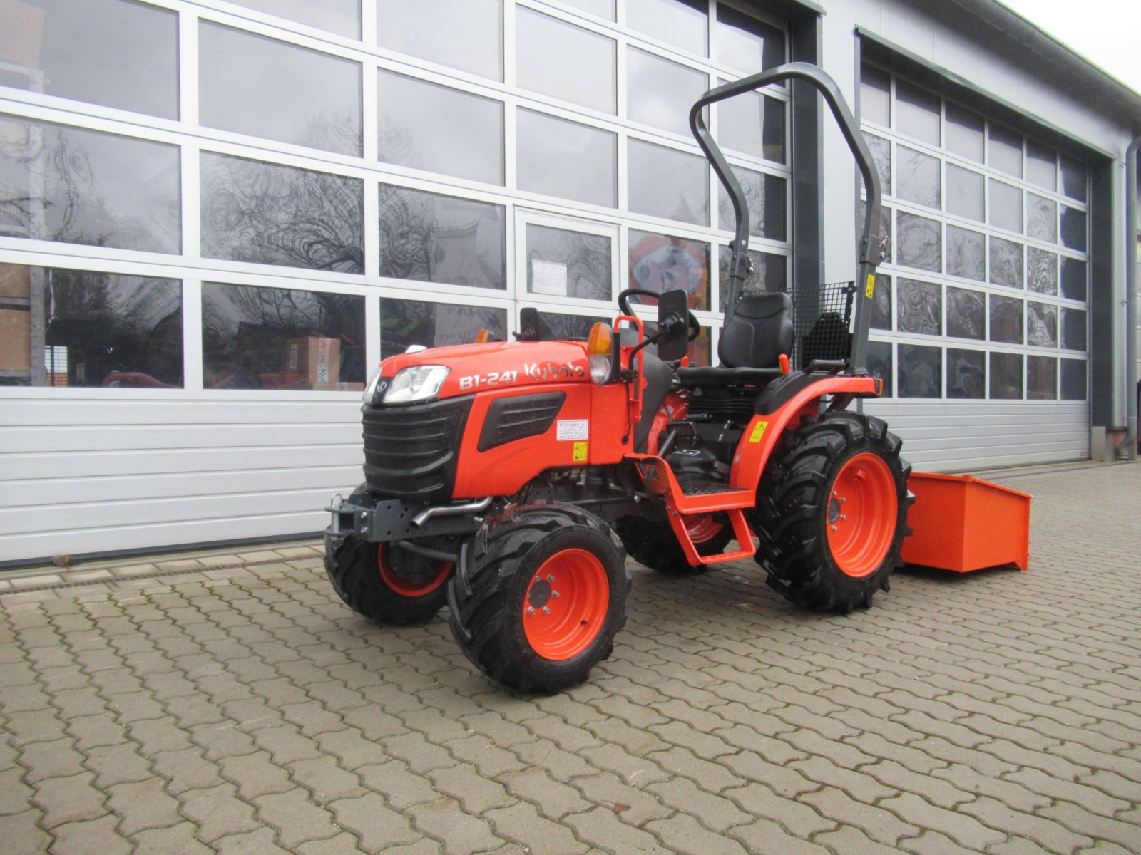 Kommunaltraktor typu Kubota B 1241, Neumaschine v Waischenfeld (Obrázek 2)