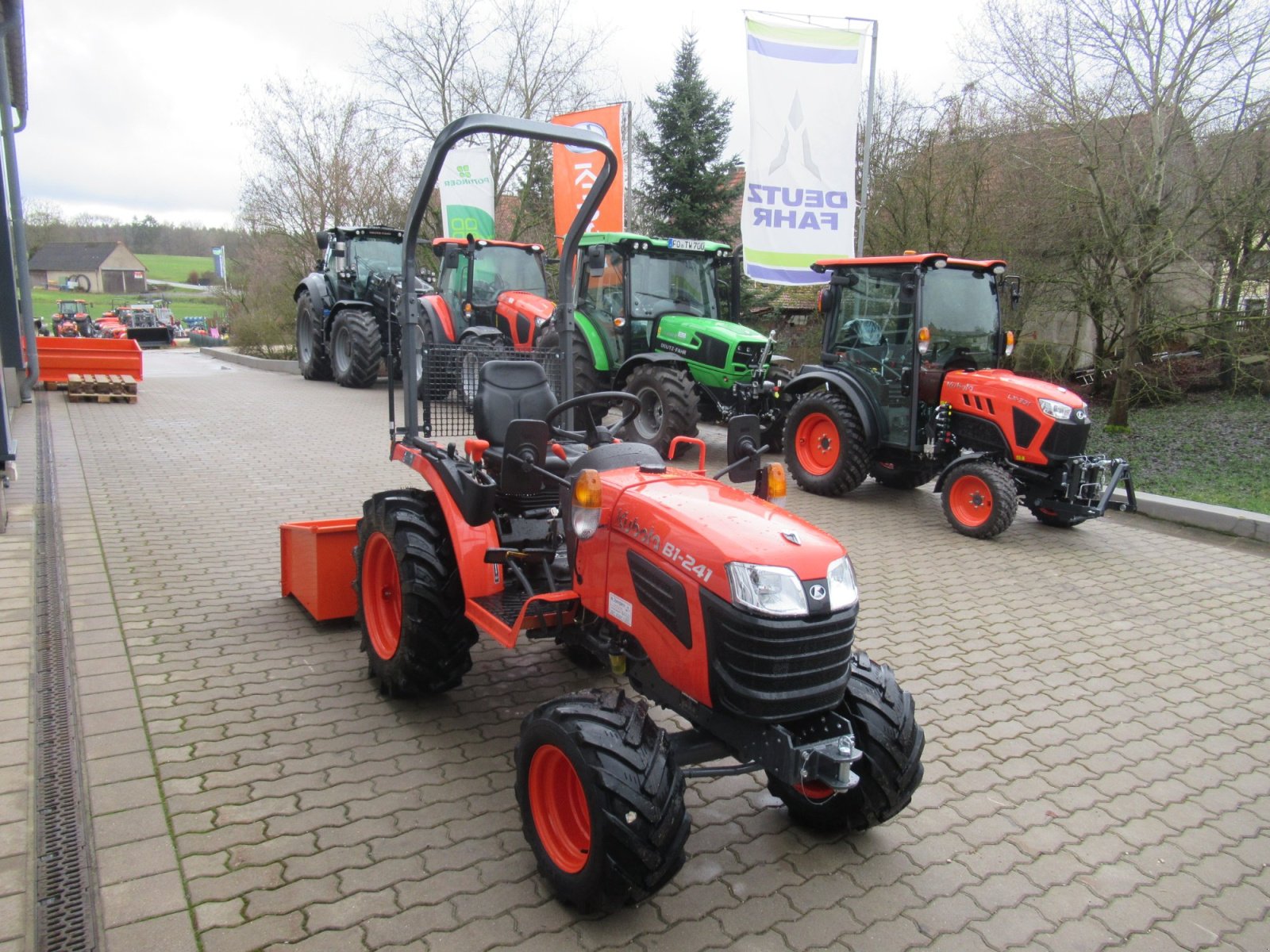 Kommunaltraktor typu Kubota B 1241, Neumaschine v Waischenfeld (Obrázek 3)