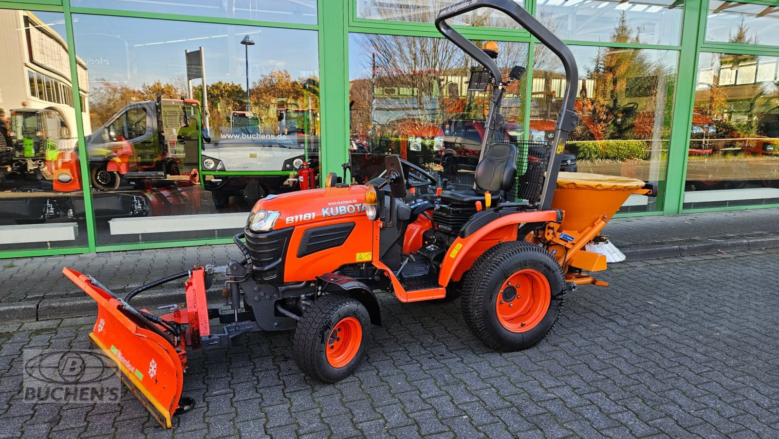 Kommunaltraktor typu Kubota B1-181 Winterdienst, Gebrauchtmaschine v Olpe (Obrázek 1)