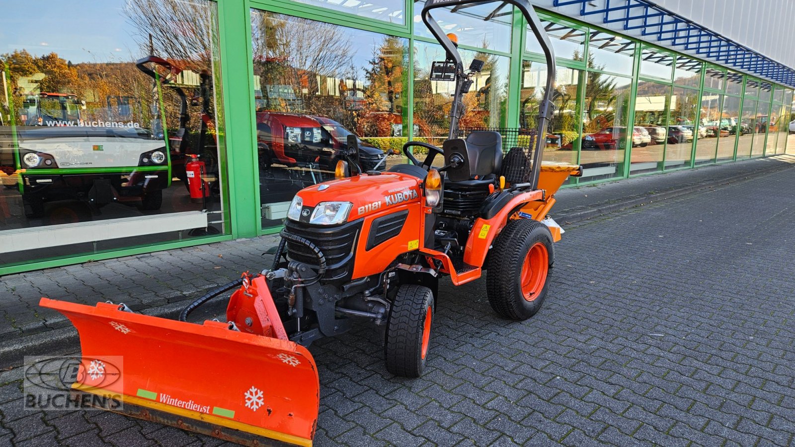 Kommunaltraktor typu Kubota B1-181 Winterdienst, Gebrauchtmaschine v Olpe (Obrázek 4)