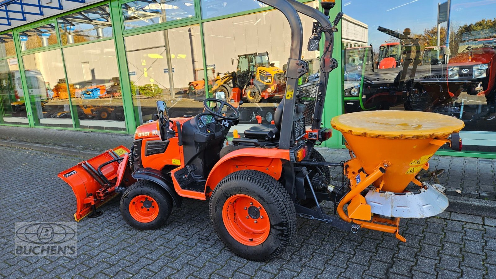 Kommunaltraktor typu Kubota B1-181 Winterdienst, Gebrauchtmaschine v Olpe (Obrázek 9)