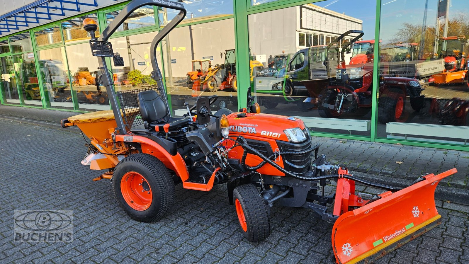 Kommunaltraktor typu Kubota B1-181 Winterdienst, Gebrauchtmaschine v Olpe (Obrázek 13)
