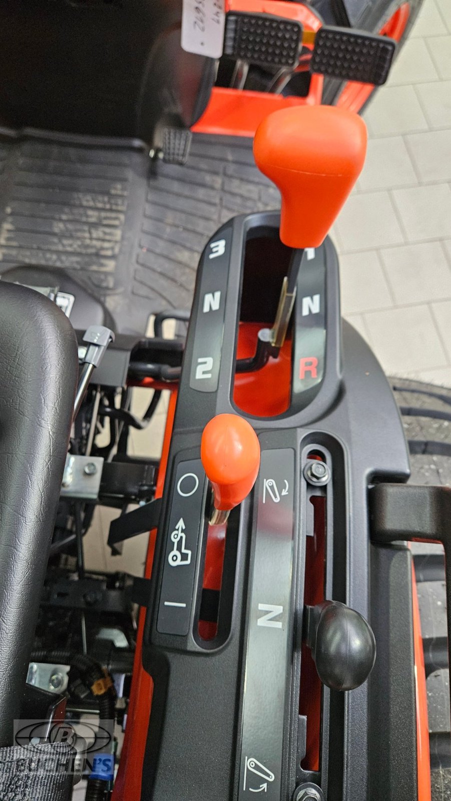 Kommunaltraktor del tipo Kubota B1-241 XL, Neumaschine In Olpe (Immagine 8)
