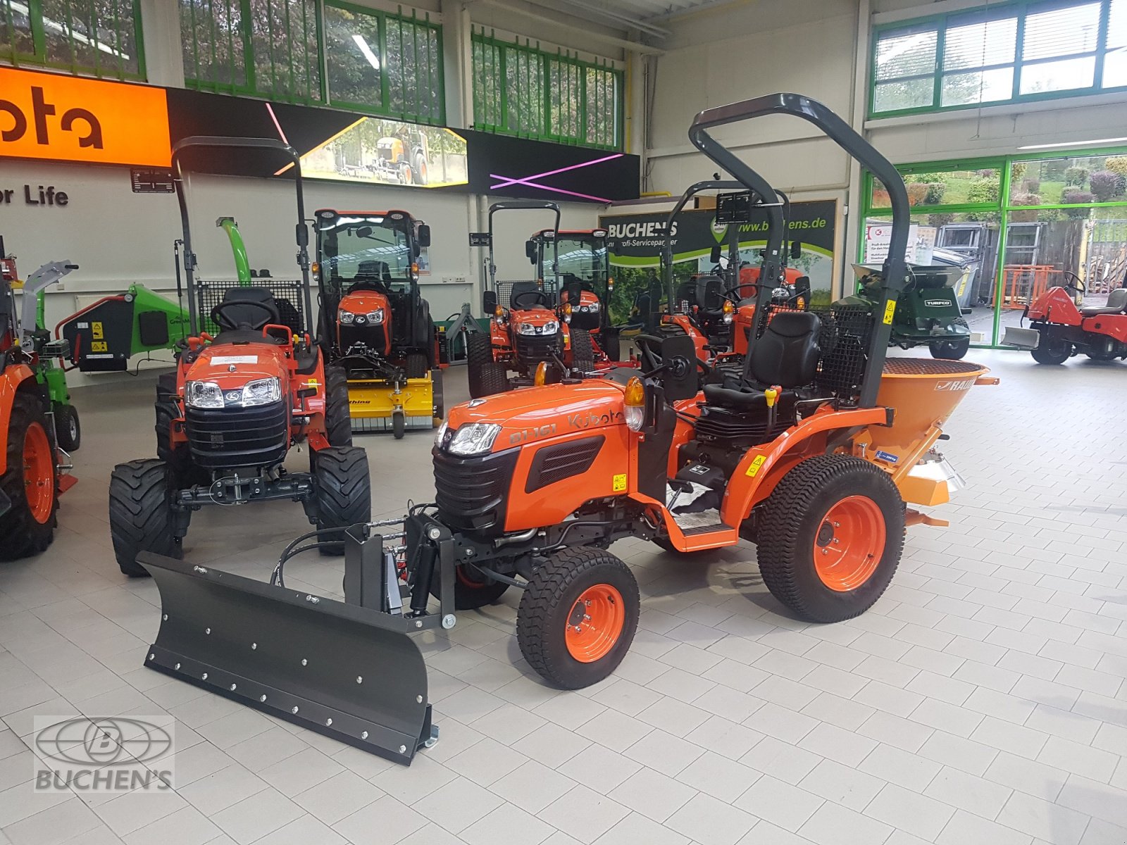 Kommunaltraktor des Typs Kubota B1161 Allrad Winterdienstpaket, Neumaschine in Olpe (Bild 4)