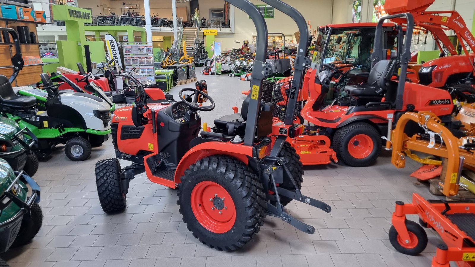 Kommunaltraktor typu Kubota B1181, Neumaschine v Olpe (Obrázok 3)