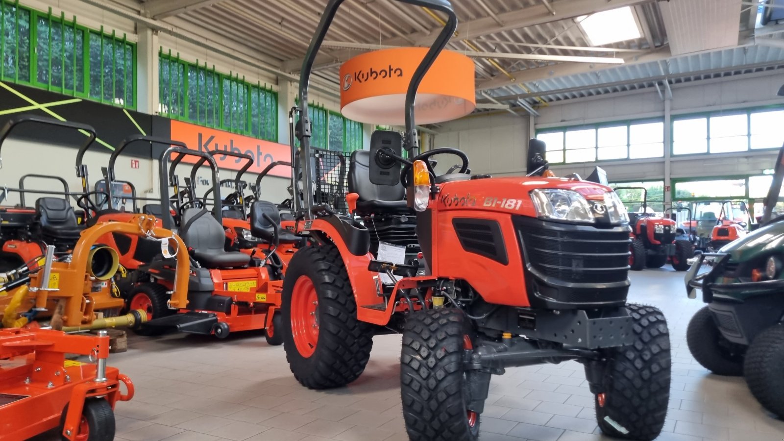 Kommunaltraktor typu Kubota B1181, Neumaschine v Olpe (Obrázok 9)