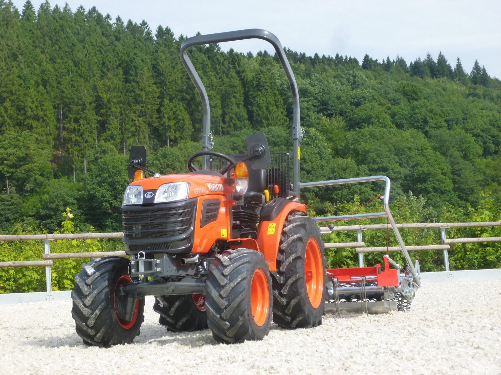 Kommunaltraktor typu Kubota B1181, Neumaschine v Olpe (Obrázok 13)