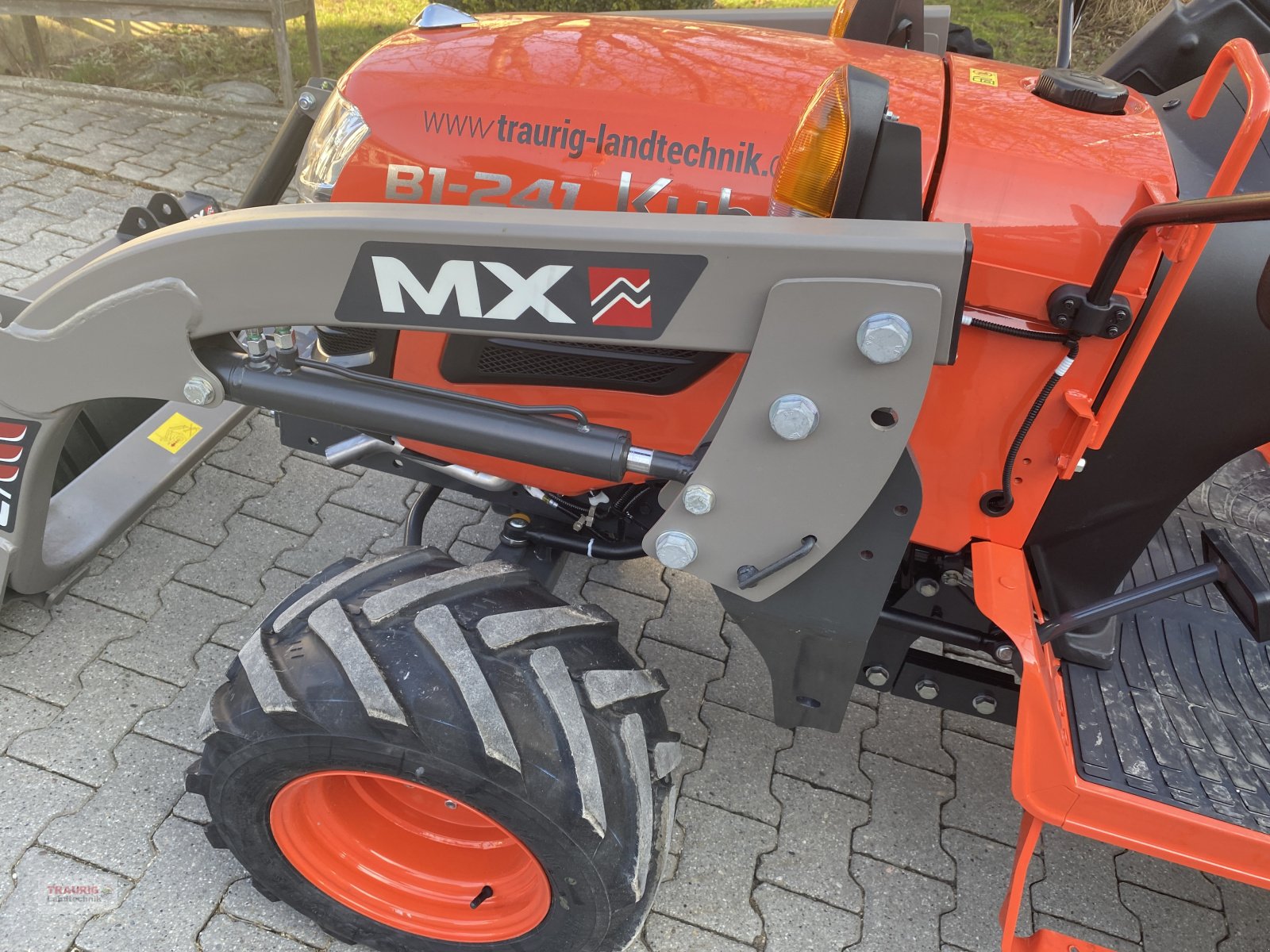 Kommunaltraktor typu Kubota B1241, Neumaschine v Mainburg/Wambach (Obrázek 7)