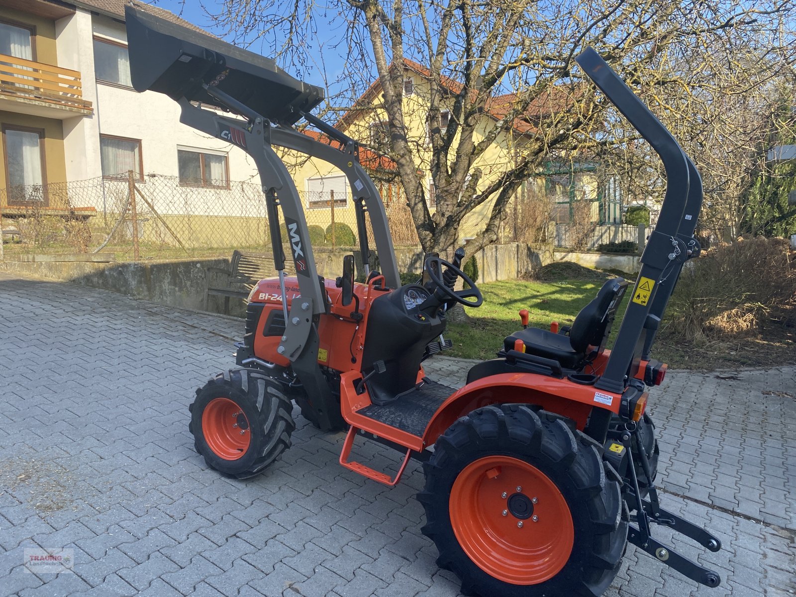 Kommunaltraktor des Typs Kubota B1241, Neumaschine in Mainburg/Wambach (Bild 5)