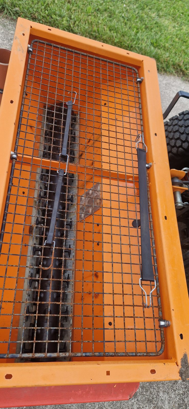 Kommunaltraktor typu Kubota B2 231 290h Klima Winterdienst EZ 28.12.2021 Mähwerk Salzstreuer Schneepflug, Gebrauchtmaschine v Palling (Obrázek 4)