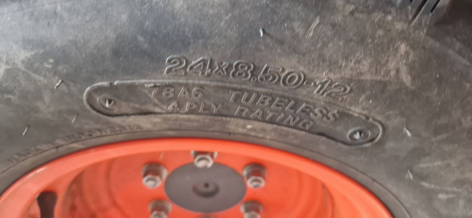 Kommunaltraktor typu Kubota B2 231 290h Klima Winterdienst EZ 28.12.2021 Mähwerk Salzstreuer Schneepflug, Gebrauchtmaschine v Palling (Obrázek 27)