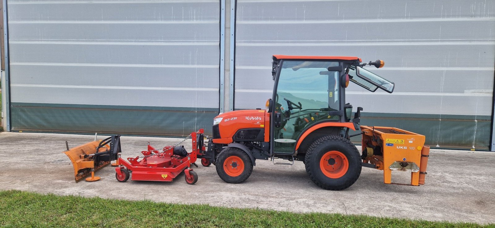 Kommunaltraktor tip Kubota B2 231 290h Klima Winterdienst EZ 28.12.2021 Mähwerk Salzstreuer Schneepflug, Gebrauchtmaschine in Palling (Poză 1)