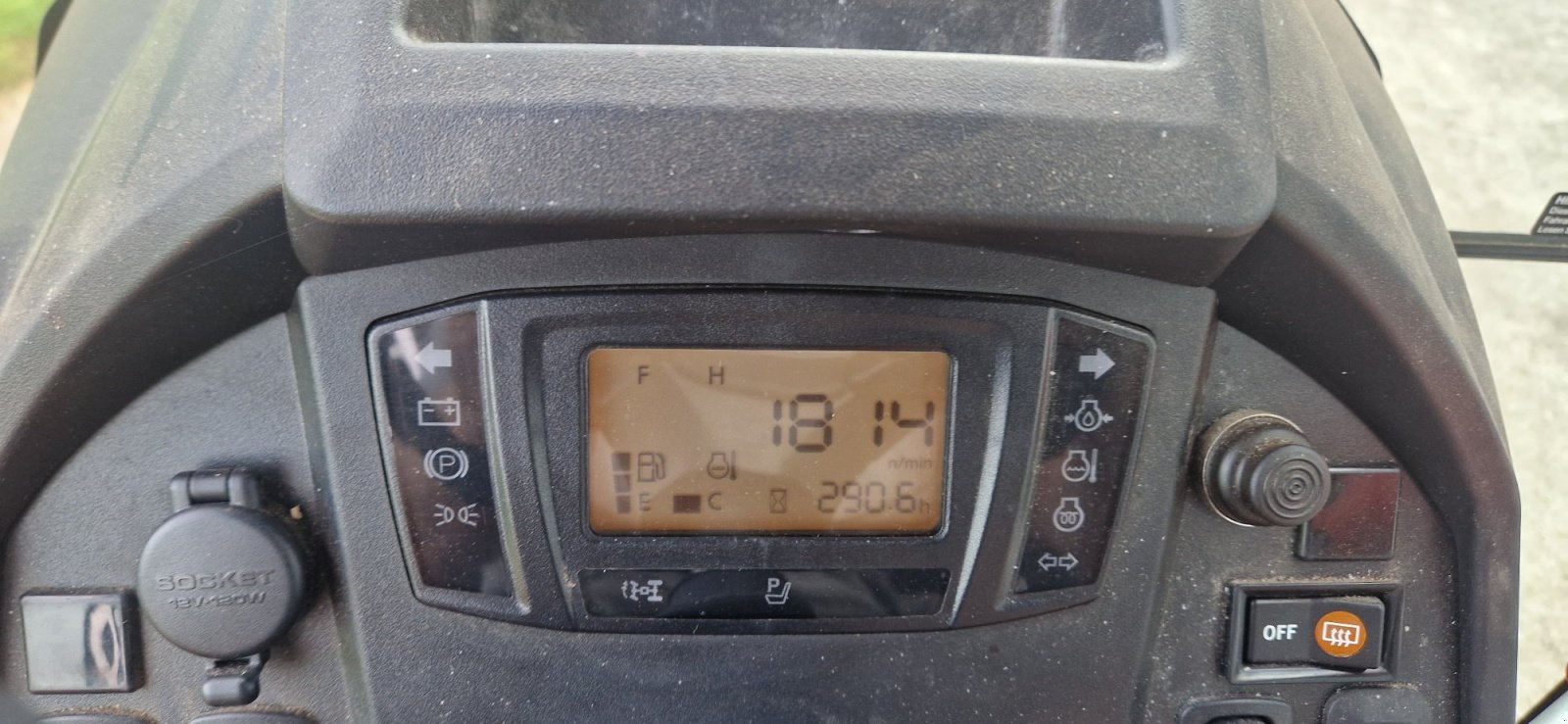 Kommunaltraktor tip Kubota B2 231 290h Klima Winterdienst EZ 28.12.2021 Mähwerk Salzstreuer Schneepflug, Gebrauchtmaschine in Palling (Poză 3)