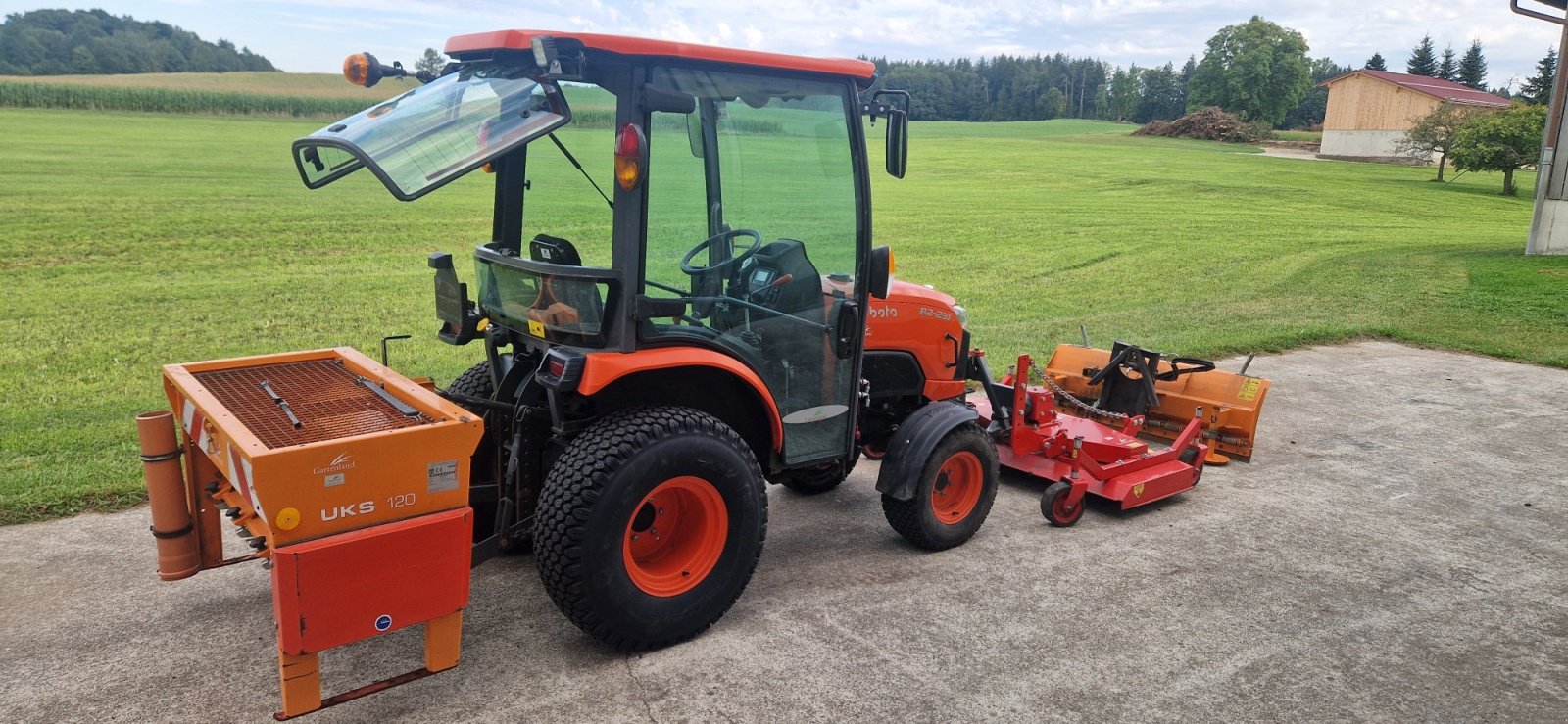 Kommunaltraktor typu Kubota B2 231 290h Klima Winterdienst EZ 28.12.2021 Mähwerk Salzstreuer Schneepflug, Gebrauchtmaschine w Palling (Zdjęcie 2)
