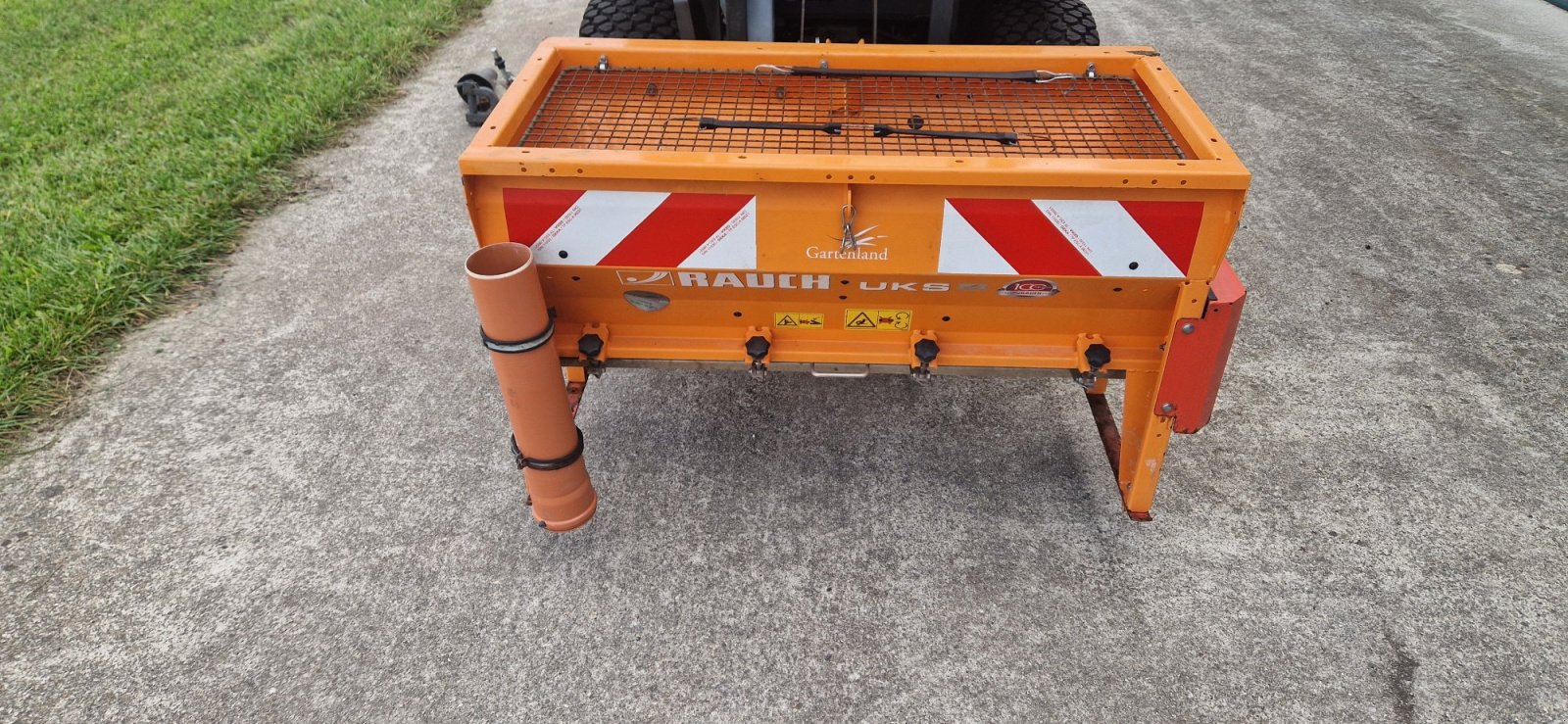 Kommunaltraktor typu Kubota B2 231 290h Klima Winterdienst EZ 28.12.2021 Mähwerk Salzstreuer Schneepflug, Gebrauchtmaschine w Palling (Zdjęcie 4)