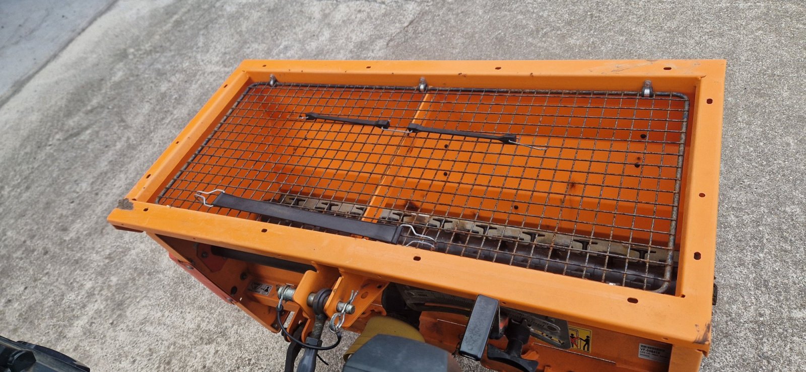 Kommunaltraktor typu Kubota B2 231 290h Klima Winterdienst EZ 28.12.2021 Mähwerk Salzstreuer Schneepflug, Gebrauchtmaschine w Palling (Zdjęcie 5)