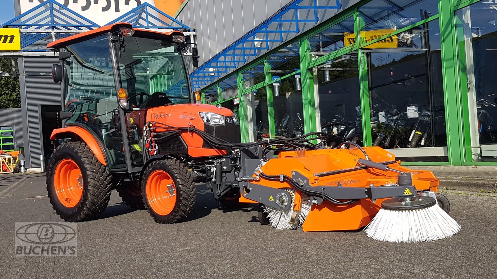 Kommunaltraktor des Typs Kubota B2-231H CAB, Neumaschine in Olpe (Bild 1)