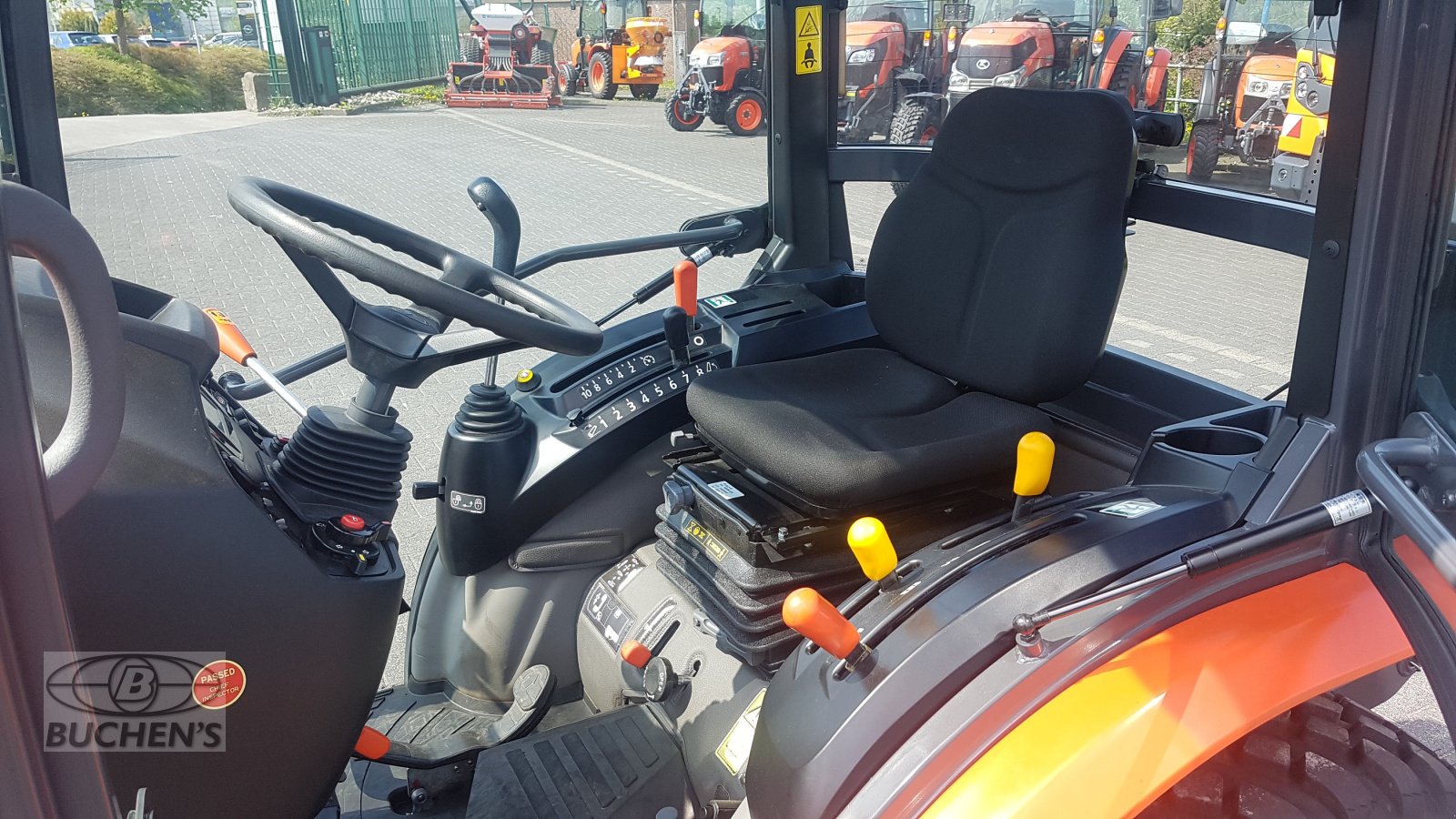 Kommunaltraktor des Typs Kubota B2-231H CAB, Neumaschine in Olpe (Bild 8)