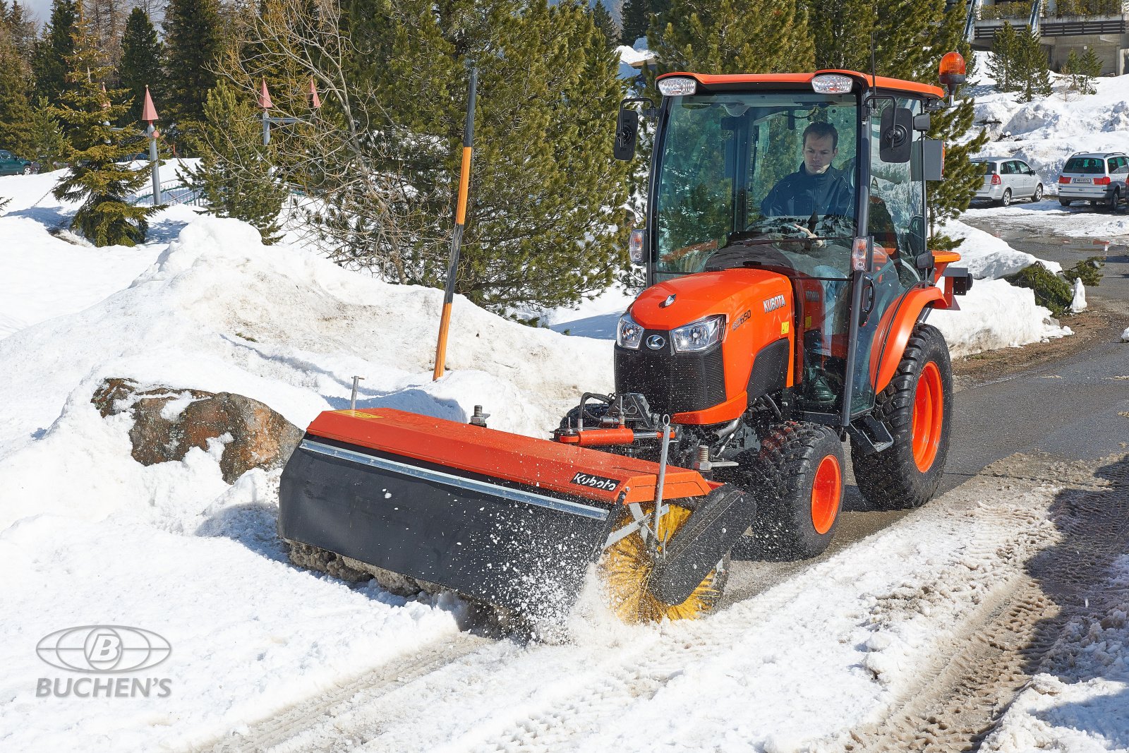 Kommunaltraktor des Typs Kubota B2-261 H CAB Winterdienstpaket, Neumaschine in Olpe (Bild 8)