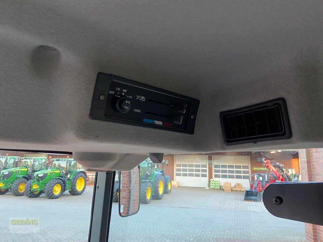 Kommunaltraktor des Typs Kubota B2230 inkl. Schneeschild / Salzstreuer / Kehrmaschine, Gebrauchtmaschine in Ahaus (Bild 9)