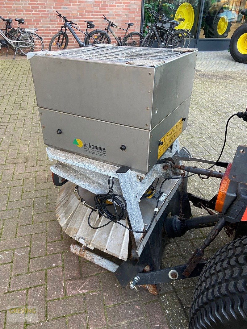 Kommunaltraktor des Typs Kubota B2230 inkl. Schneeschild / Salzstreuer / Kehrmaschine, Gebrauchtmaschine in Ahaus (Bild 13)