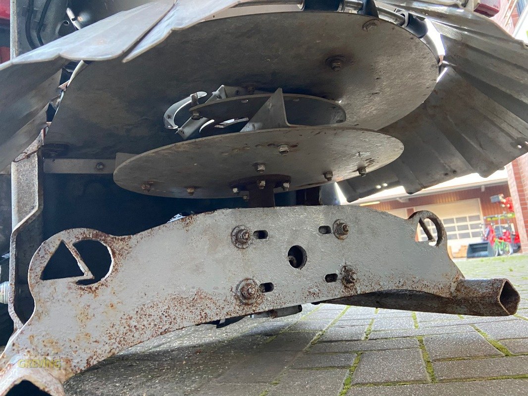 Kommunaltraktor des Typs Kubota B2230 inkl. Schneeschild / Salzstreuer / Kehrmaschine, Gebrauchtmaschine in Ahaus (Bild 14)