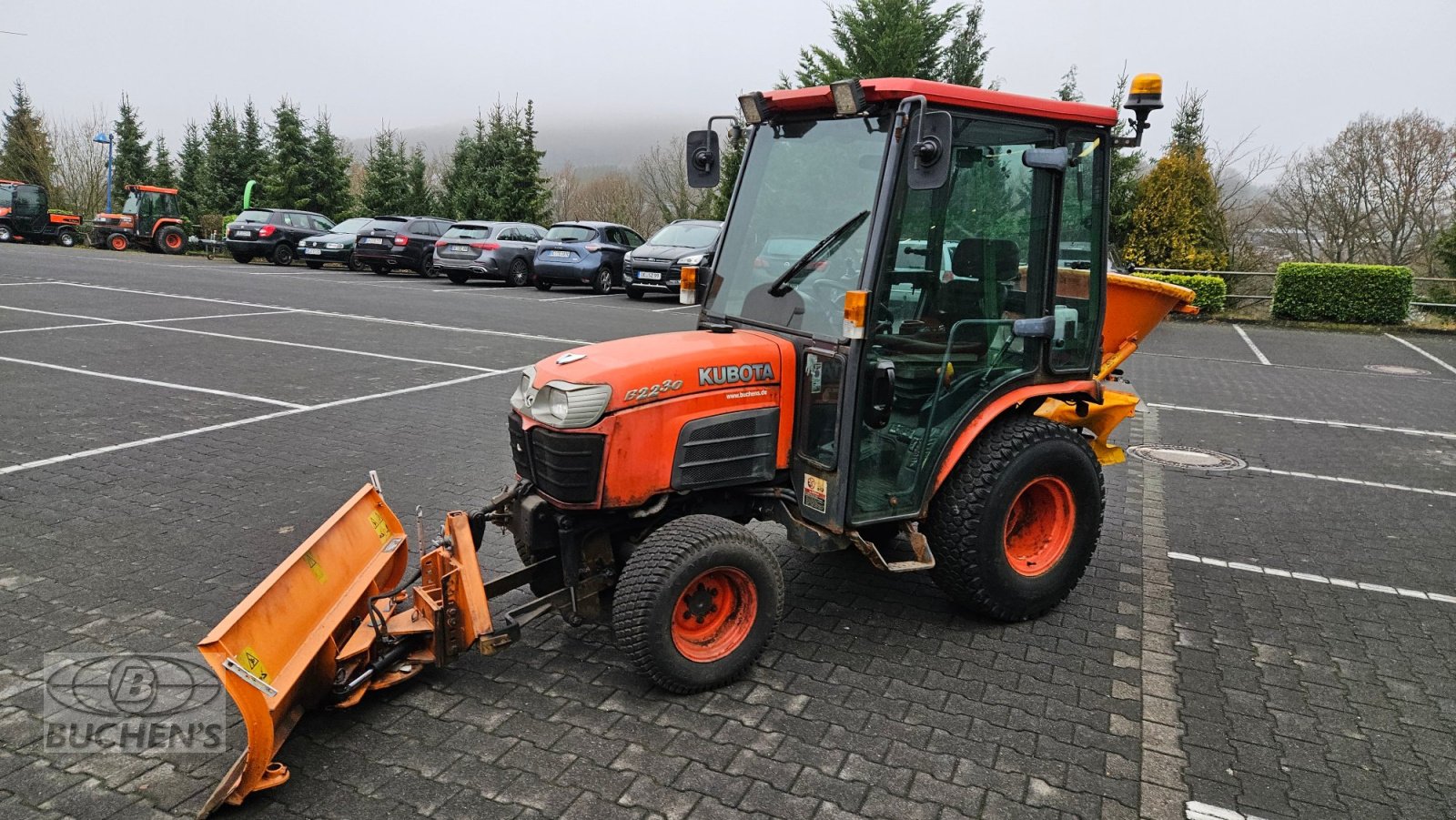 Kommunaltraktor des Typs Kubota B2230 Winterdienst, Gebrauchtmaschine in Olpe (Bild 7)