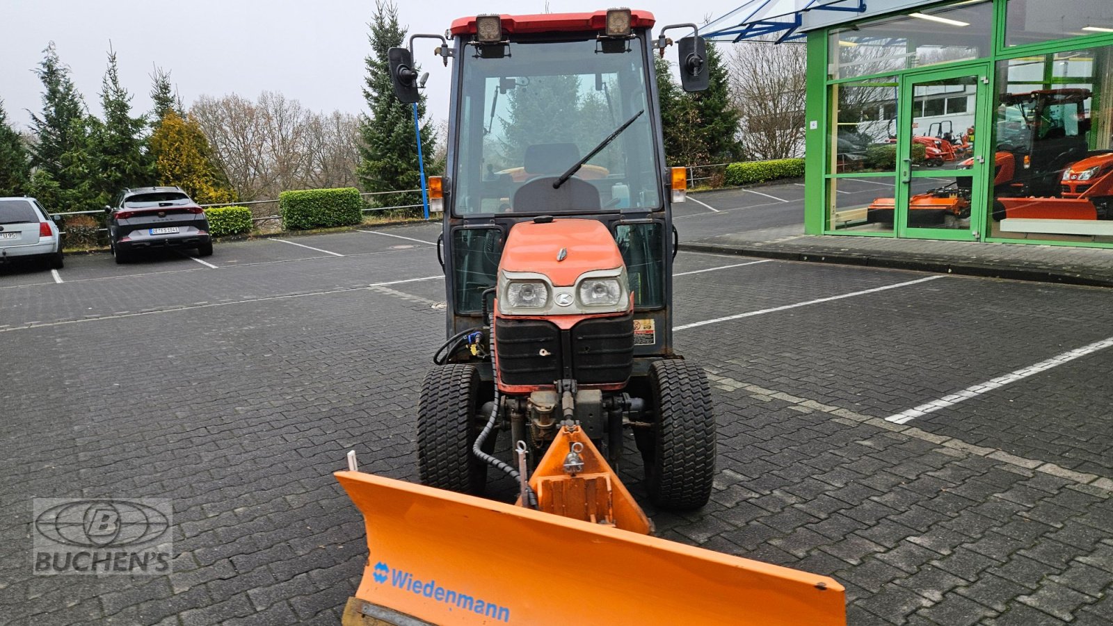 Kommunaltraktor des Typs Kubota B2230 Winterdienst, Gebrauchtmaschine in Olpe (Bild 10)