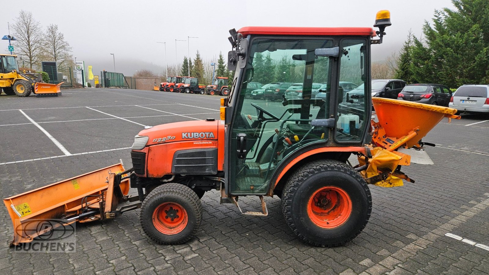 Kommunaltraktor des Typs Kubota B2230 Winterdienst, Gebrauchtmaschine in Olpe (Bild 12)