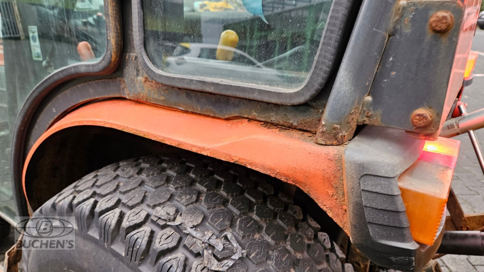 Kommunaltraktor des Typs Kubota B2230 Winterdienst, Gebrauchtmaschine in Olpe (Bild 15)