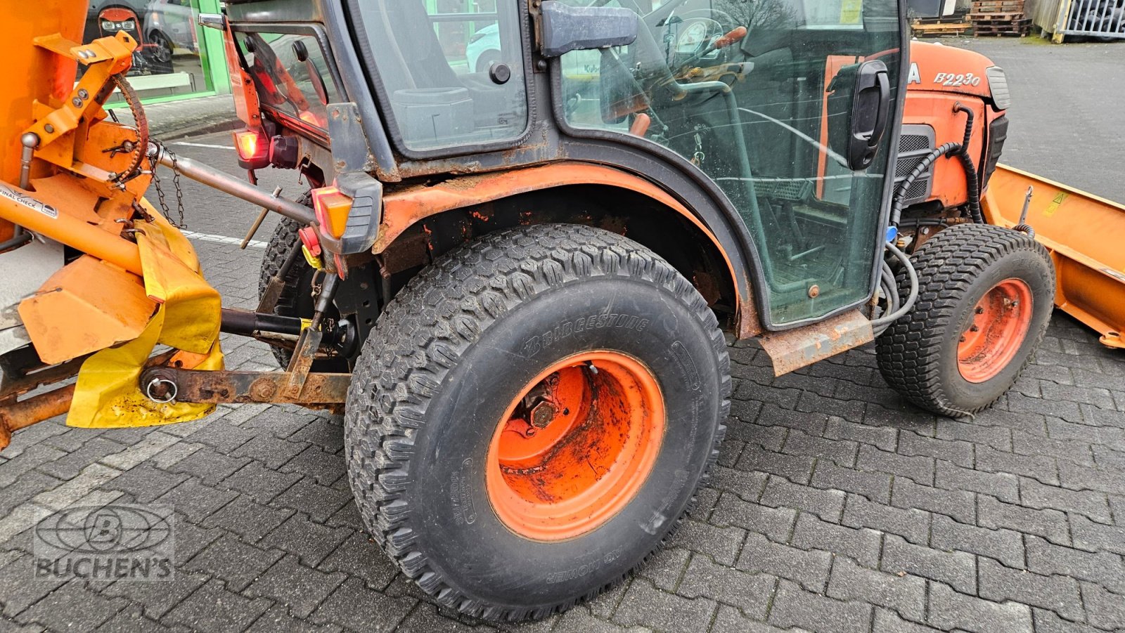 Kommunaltraktor des Typs Kubota B2230 Winterdienst, Gebrauchtmaschine in Olpe (Bild 18)