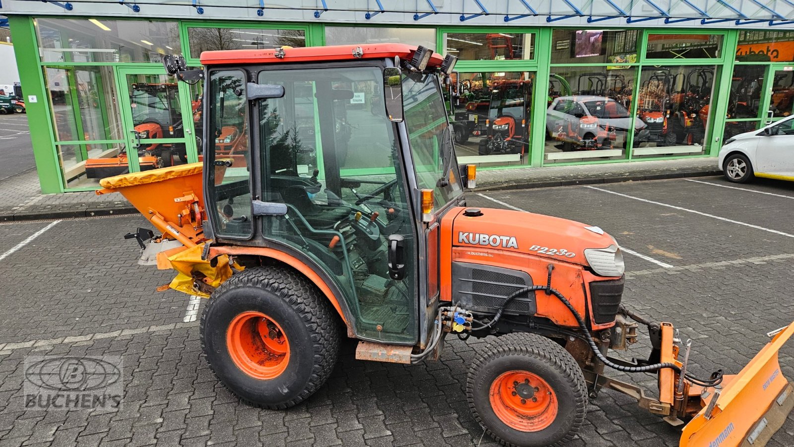Kommunaltraktor des Typs Kubota B2230 Winterdienst, Gebrauchtmaschine in Olpe (Bild 19)