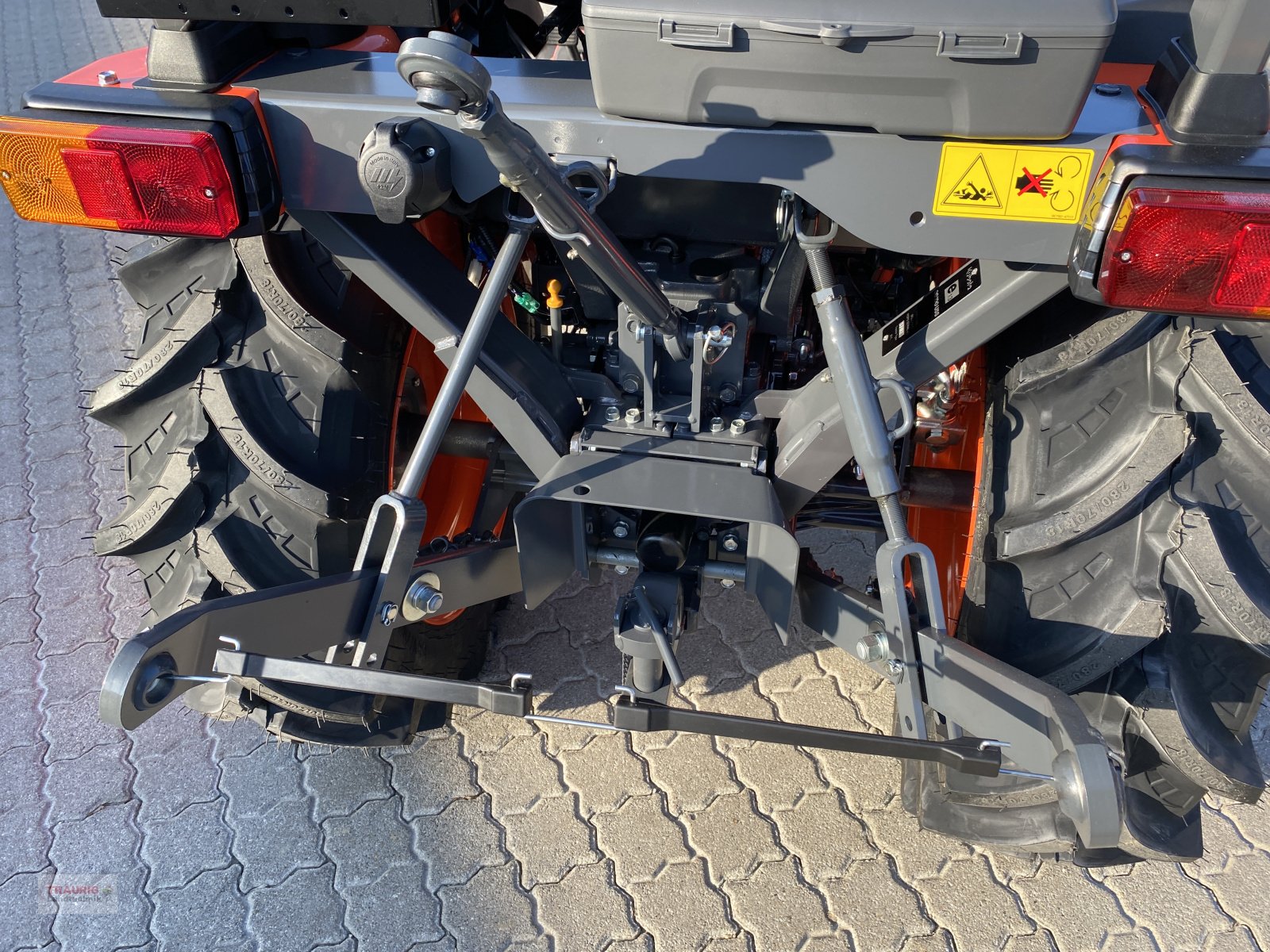 Kommunaltraktor des Typs Kubota B2261 ROPS, Neumaschine in Mainburg/Wambach (Bild 5)