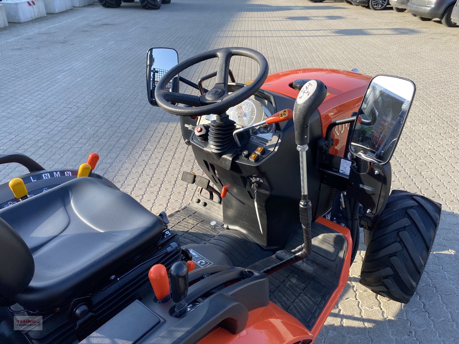 Kommunaltraktor des Typs Kubota B2261 ROPS, Neumaschine in Mainburg/Wambach (Bild 10)