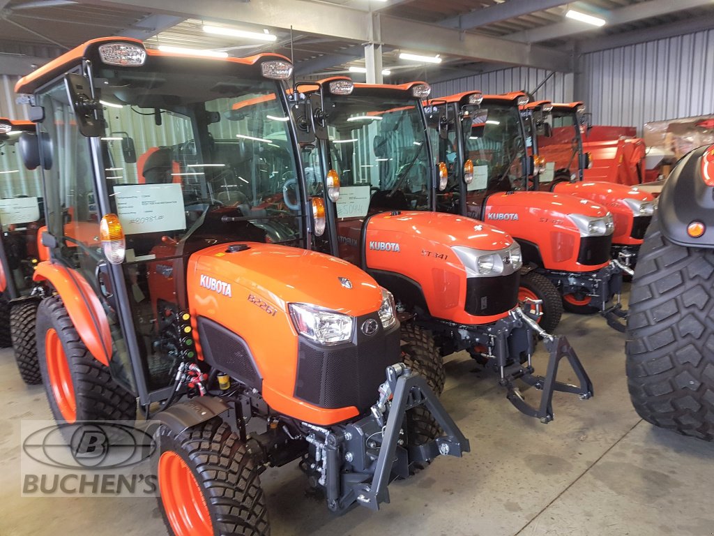 Kommunaltraktor des Typs Kubota B2261, Neumaschine in Olpe (Bild 1)