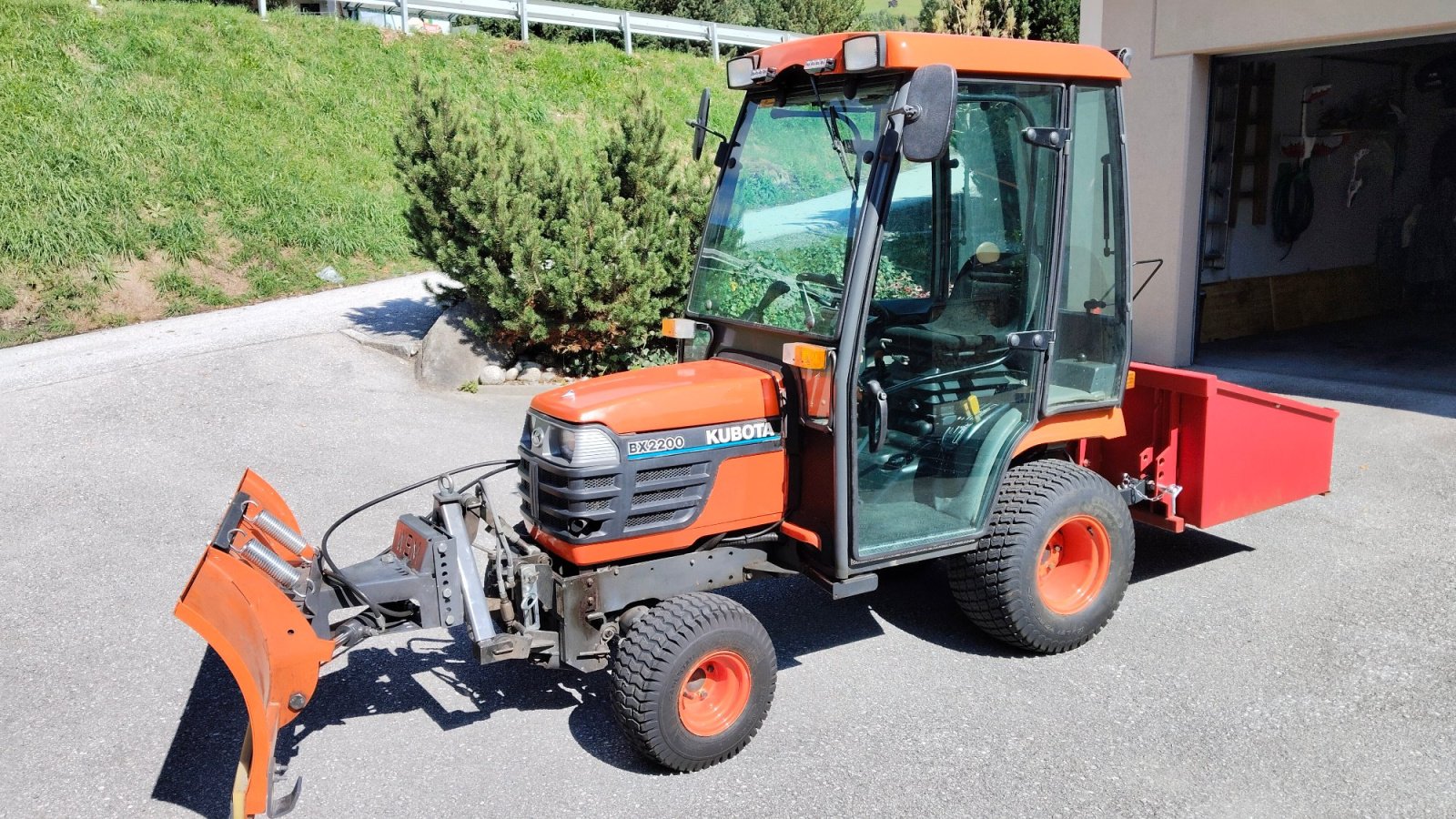 Kommunaltraktor типа Kubota BX 2200, Gebrauchtmaschine в Bramberg am Wildkogel (Фотография 2)