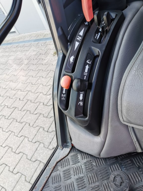 Kommunaltraktor des Typs Kubota BX 2350 Allrad Hydrostat alle inkl.Schneeschild 1.40m und Streugerät, Gebrauchtmaschine in Pfarrkirchen im Mühlkreis (Bild 12)