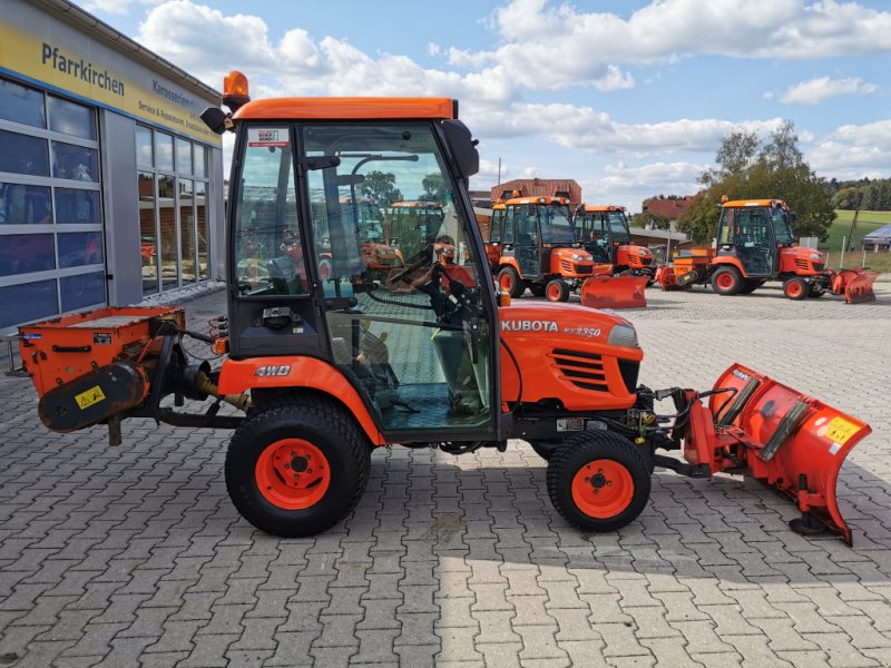 Kommunaltraktor des Typs Kubota BX 2350 Allrad Hydrostat alle inkl.Schneeschild 1.40m und Streugerät, Gebrauchtmaschine in Pfarrkirchen im Mühlkreis (Bild 1)