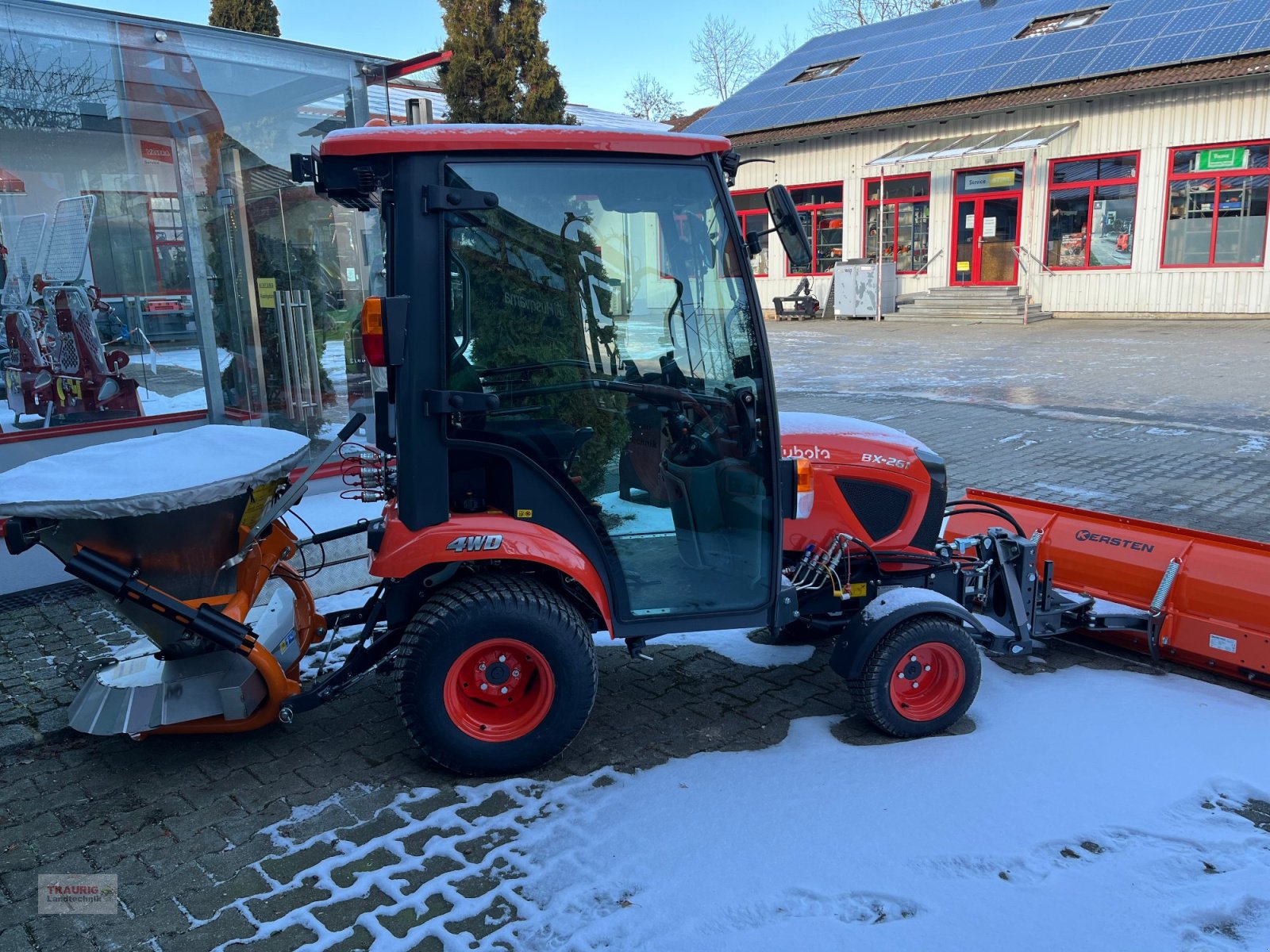 Kommunaltraktor типа Kubota BX 261 Cab m. Schild+Streuer, Neumaschine в Mainburg/Wambach (Фотография 8)