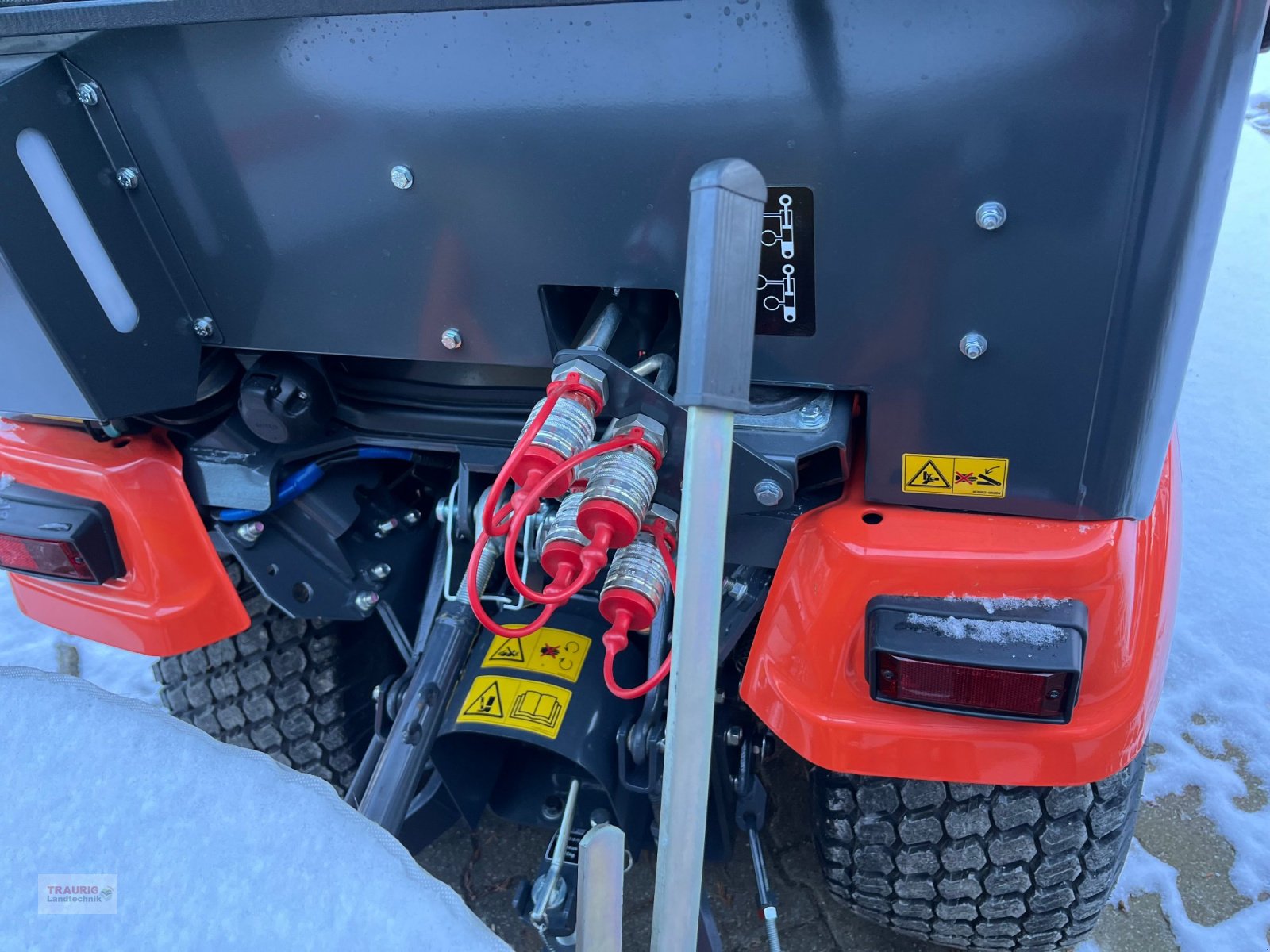 Kommunaltraktor типа Kubota BX 261 Cab m. Schild+Streuer, Neumaschine в Mainburg/Wambach (Фотография 9)