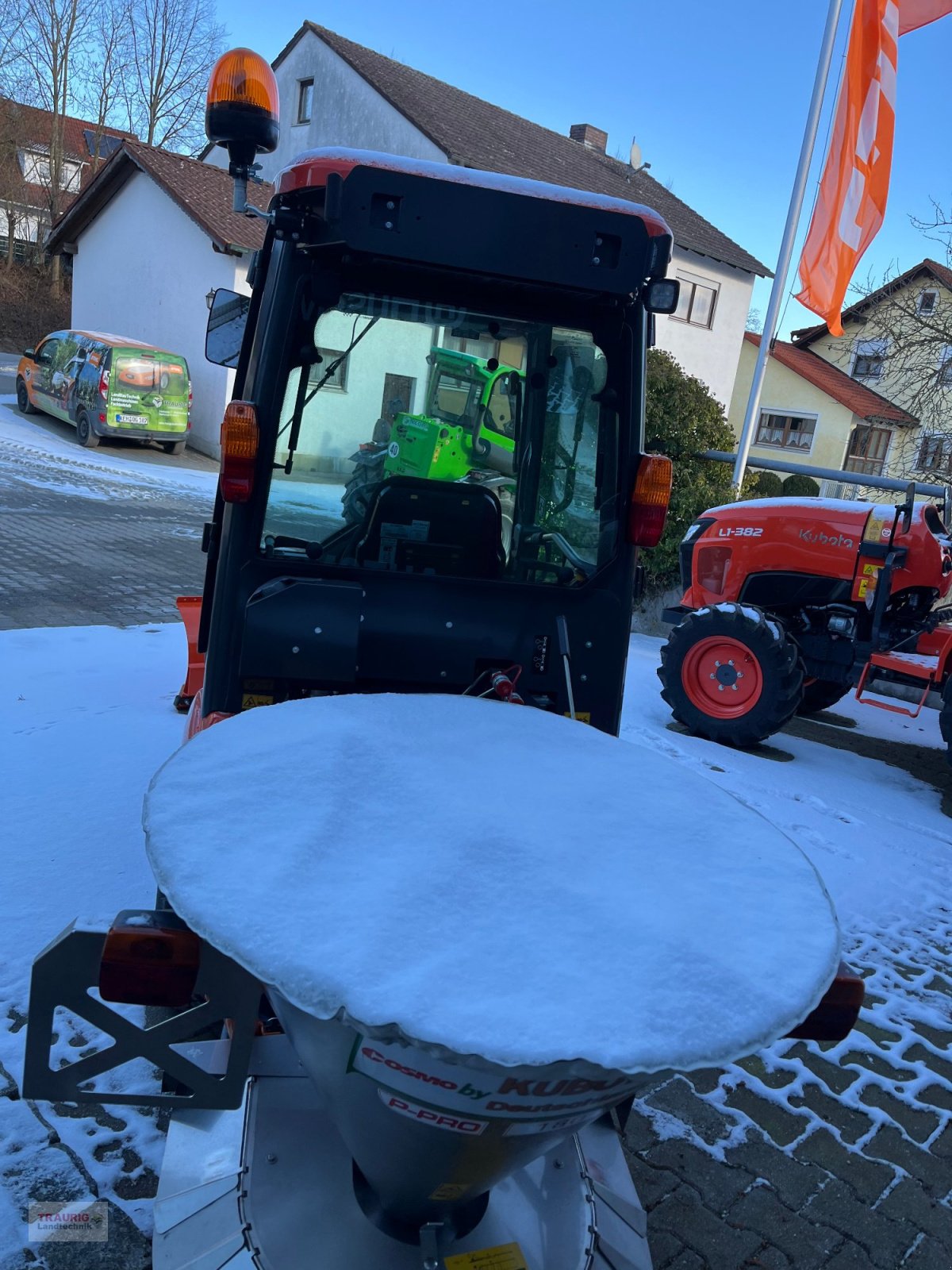 Kommunaltraktor типа Kubota BX 261 Cab m. Schild+Streuer, Neumaschine в Mainburg/Wambach (Фотография 10)