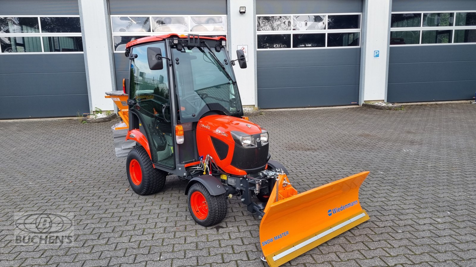 Kommunaltraktor des Typs Kubota BX 261 Winterdienst, Neumaschine in Olpe (Bild 4)