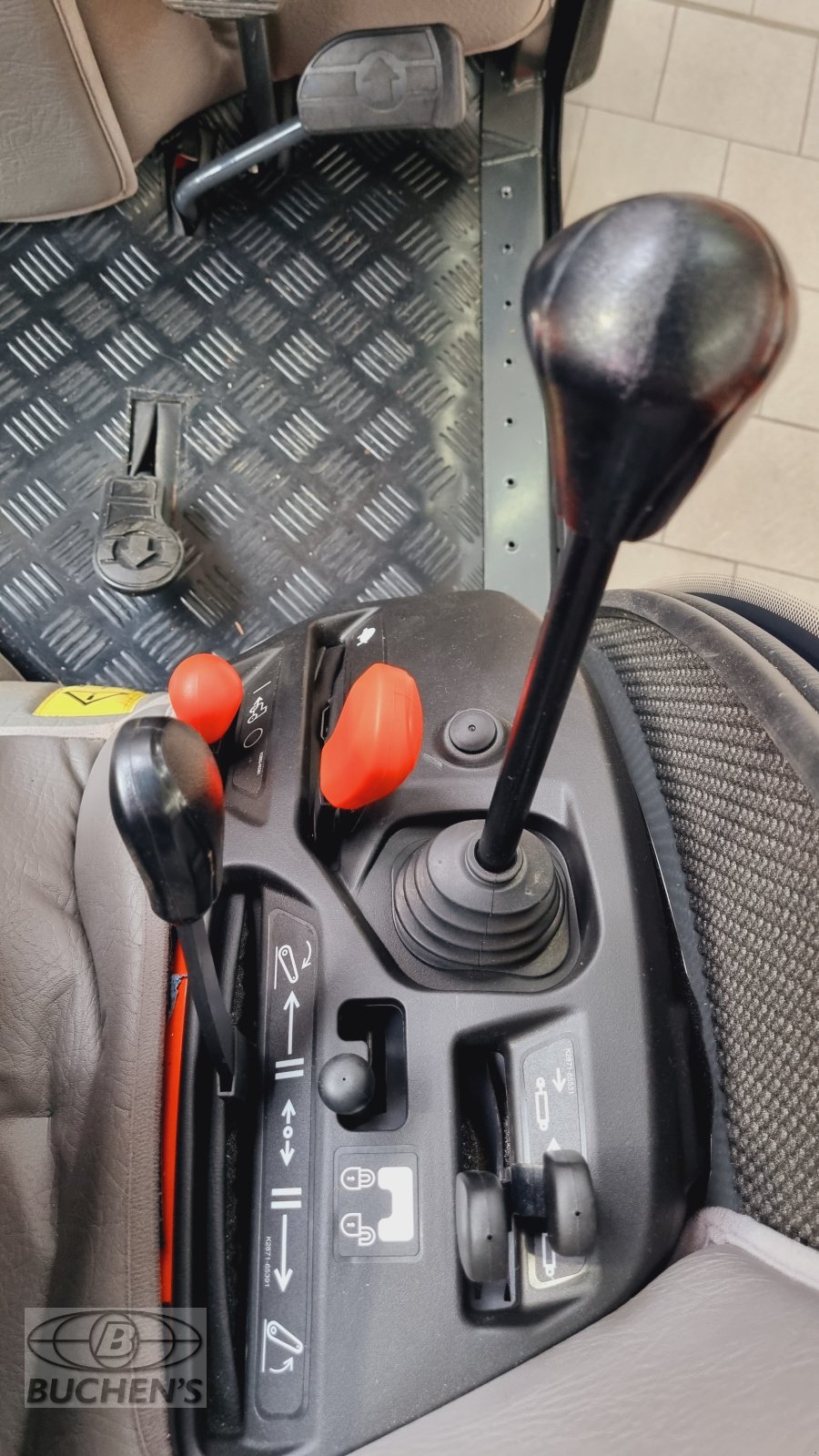 Kommunaltraktor des Typs Kubota BX231 CAB, Neumaschine in Olpe (Bild 5)