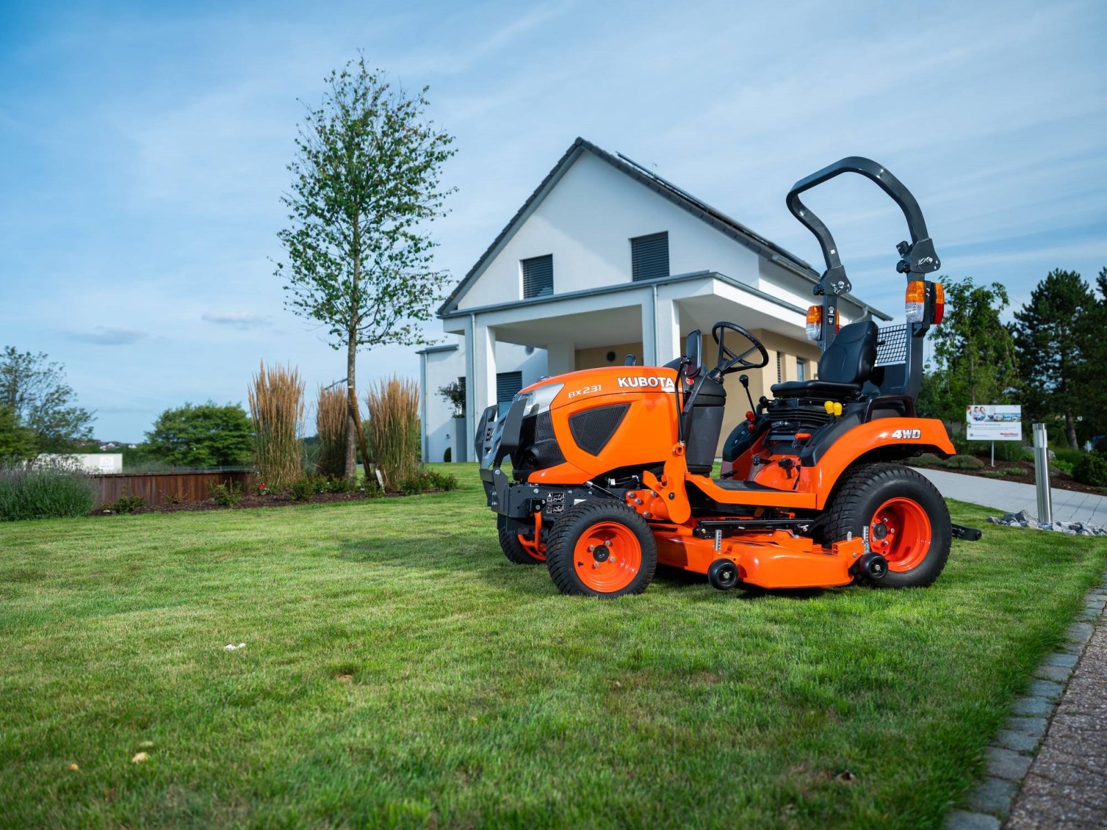 Kommunaltraktor des Typs Kubota BX231 ROPS, Neumaschine in Olpe (Bild 4)