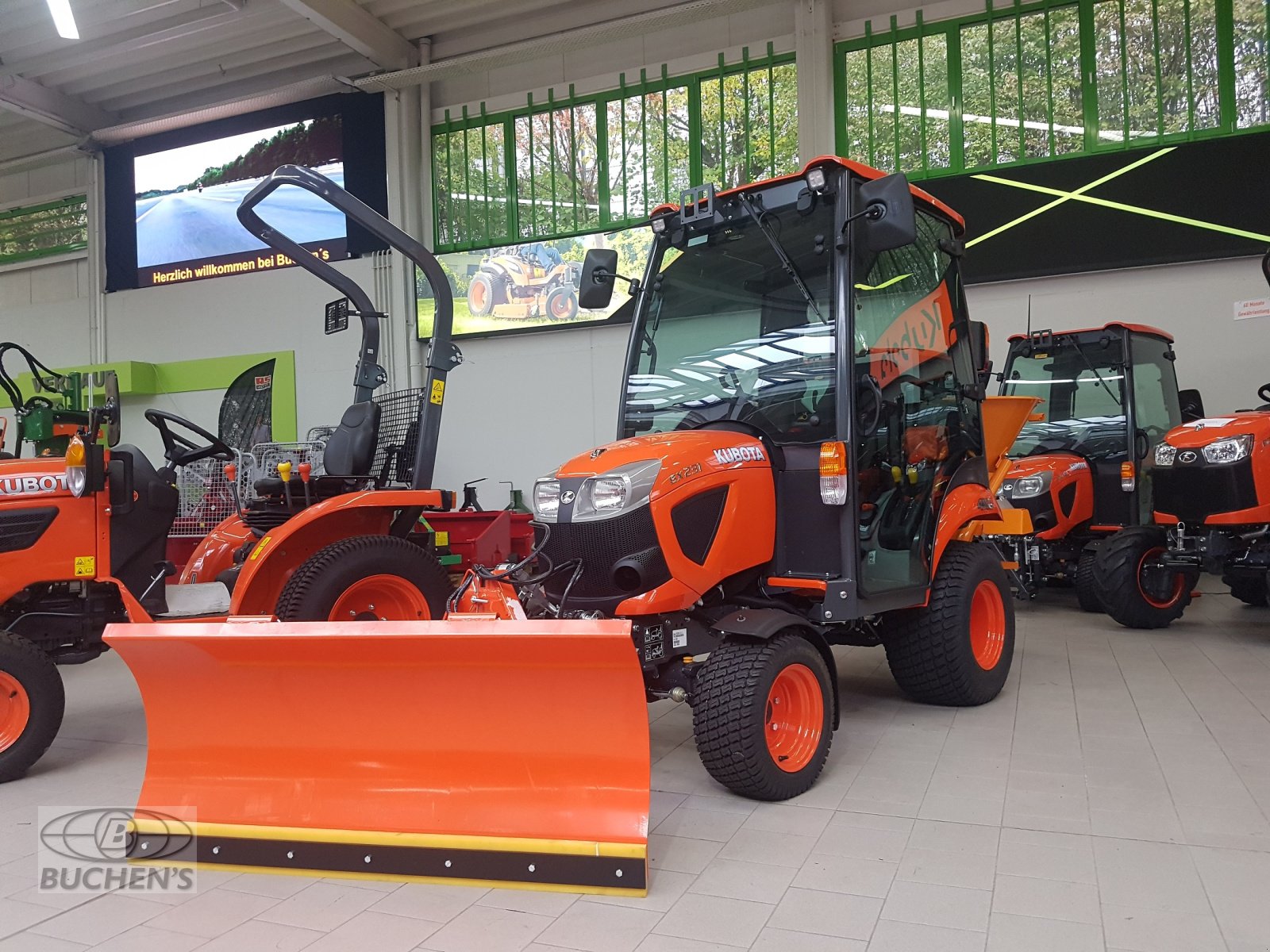 Kommunaltraktor des Typs Kubota BX231  Winterdienst, Neumaschine in Olpe (Bild 6)